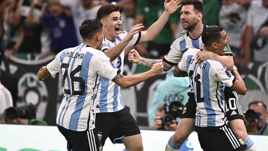 soi kèo phạt góc Argentina vs Úc