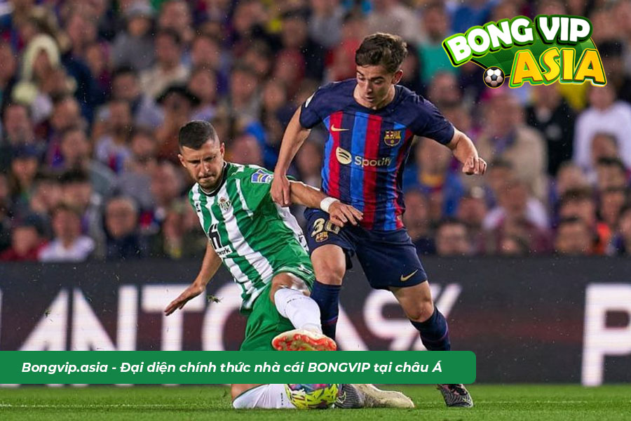 Lực lượng ra sân giữa 2 đội Barcelona vs Betis